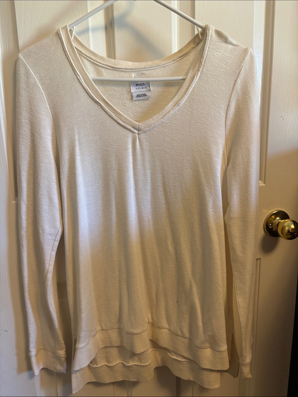 RVCA Cream Layered-Hem V-Neck Long Sleeve Top